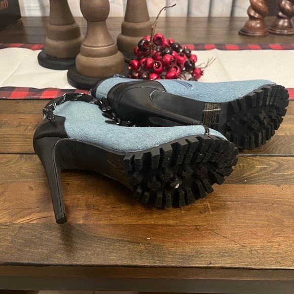 Shoe Dazzle Davina- Denim- Size 7.5 $25 - Picture 4 of 5